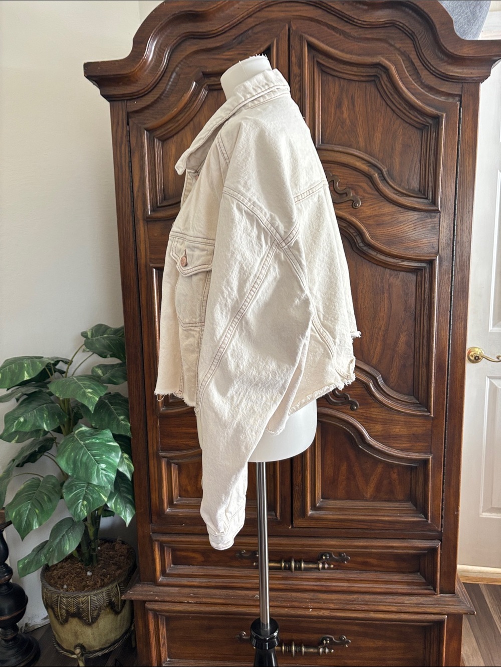 Wild Fable cream cropped denim jacket - Picture 5 of 13